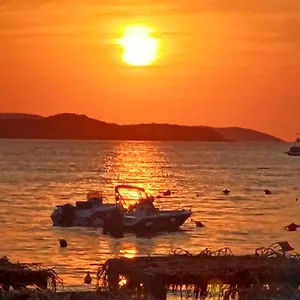Pensión 3 Ishujt, Ksamil